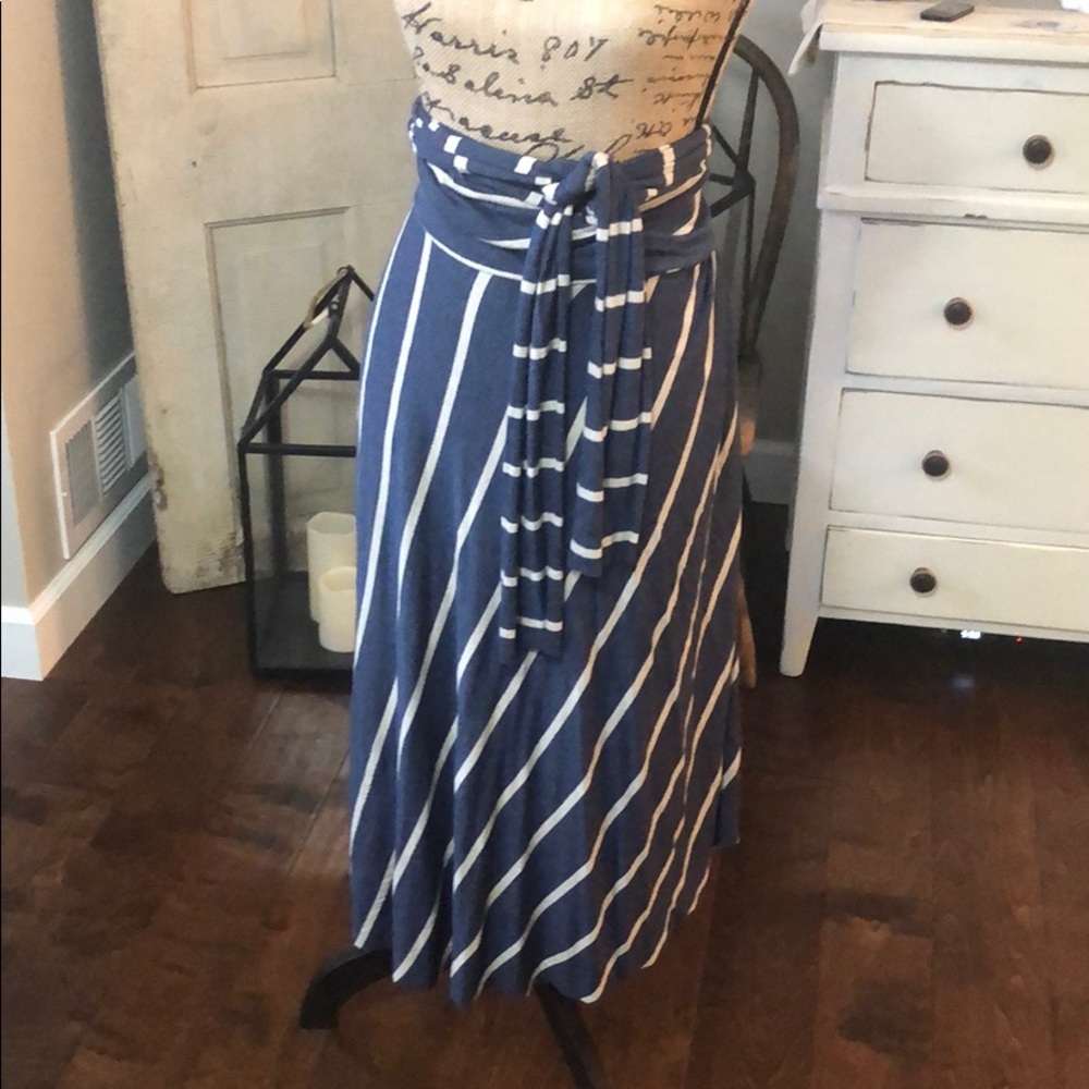 Dress that can be worn as a skirt or strapless